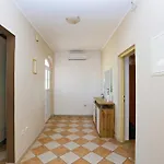 Apartment By The Sea Sparadici - - 24118