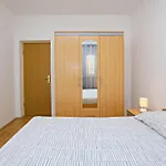 Apartmán By The Sea Sparadici - - 24118 Šibenik