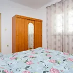 Apartmán By The Sea Sparadici - - 24118