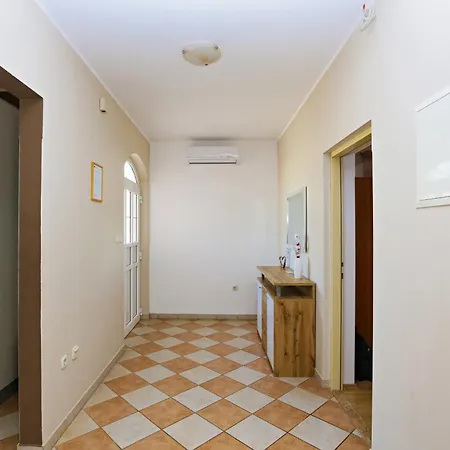 Daire By The Sea Sparadici, - 24118