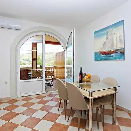 Daire By The Sea Sparadici, - 24118 *