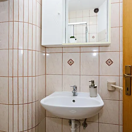 Daire By The Sea Sparadici, - 24118 *